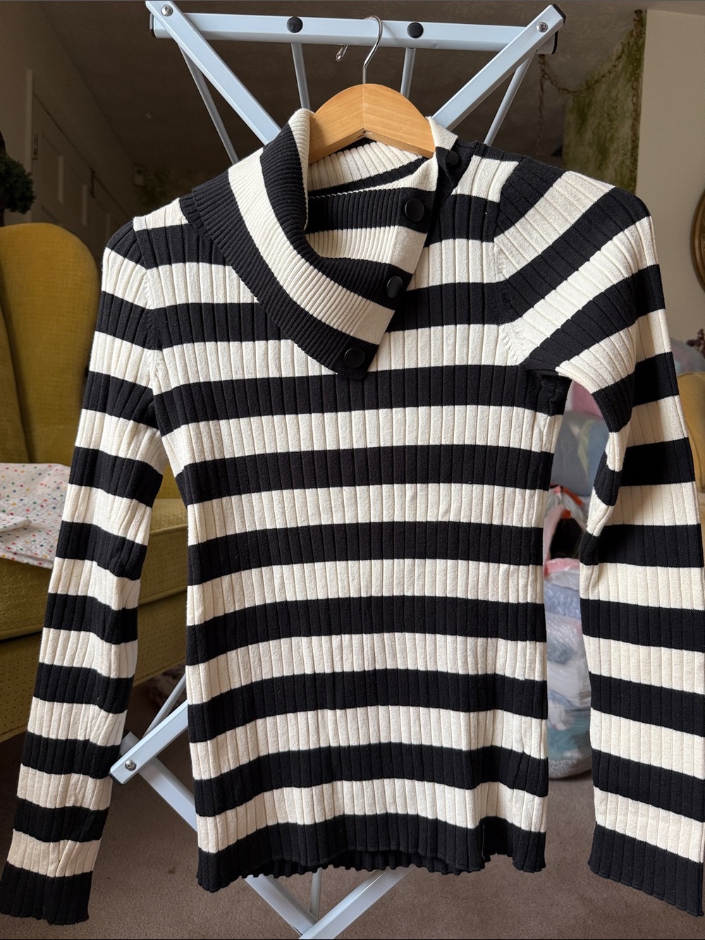 Classic Striped Turtleneck | Size M | Cozy